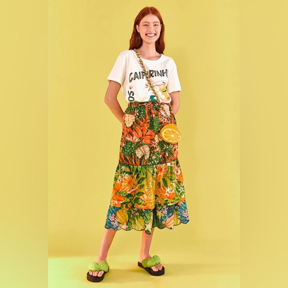 FARM Rio Caipirinha Tiered Cotton Midi Skirt Small
Style Number: 300657 - Picture 4 of 12